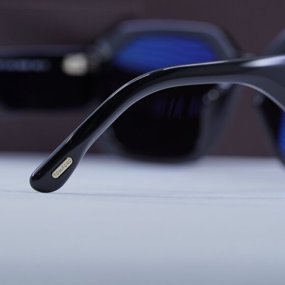 Tom Ford Veronique-02 FT0917 01A Black Rectangle Sunglasses - Picture 9 of 10